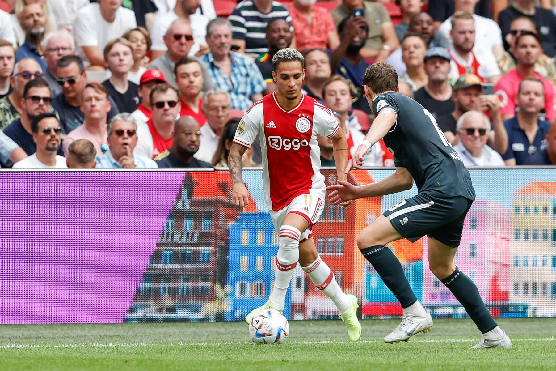 Arbitragecommissie: 'Ajax legde Antony bovenmatige boetes op'