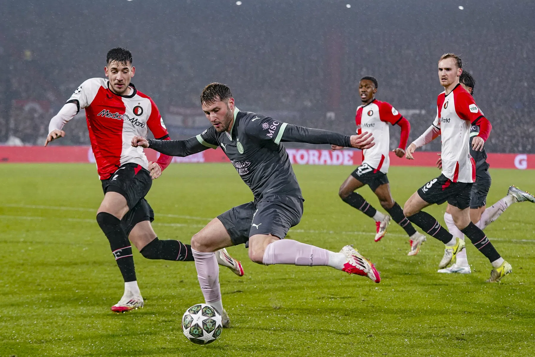 Smal over 'geniepige' Gimenez: 'Had het vanavond even niet naar zijn zin'