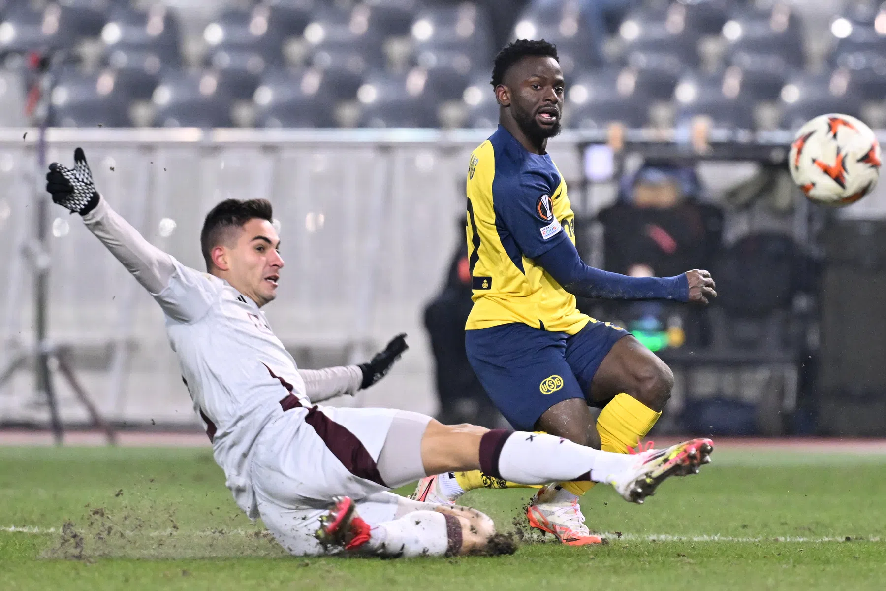 Rosa was nerveus voor debuut: 'Ajax is een gigantische club'