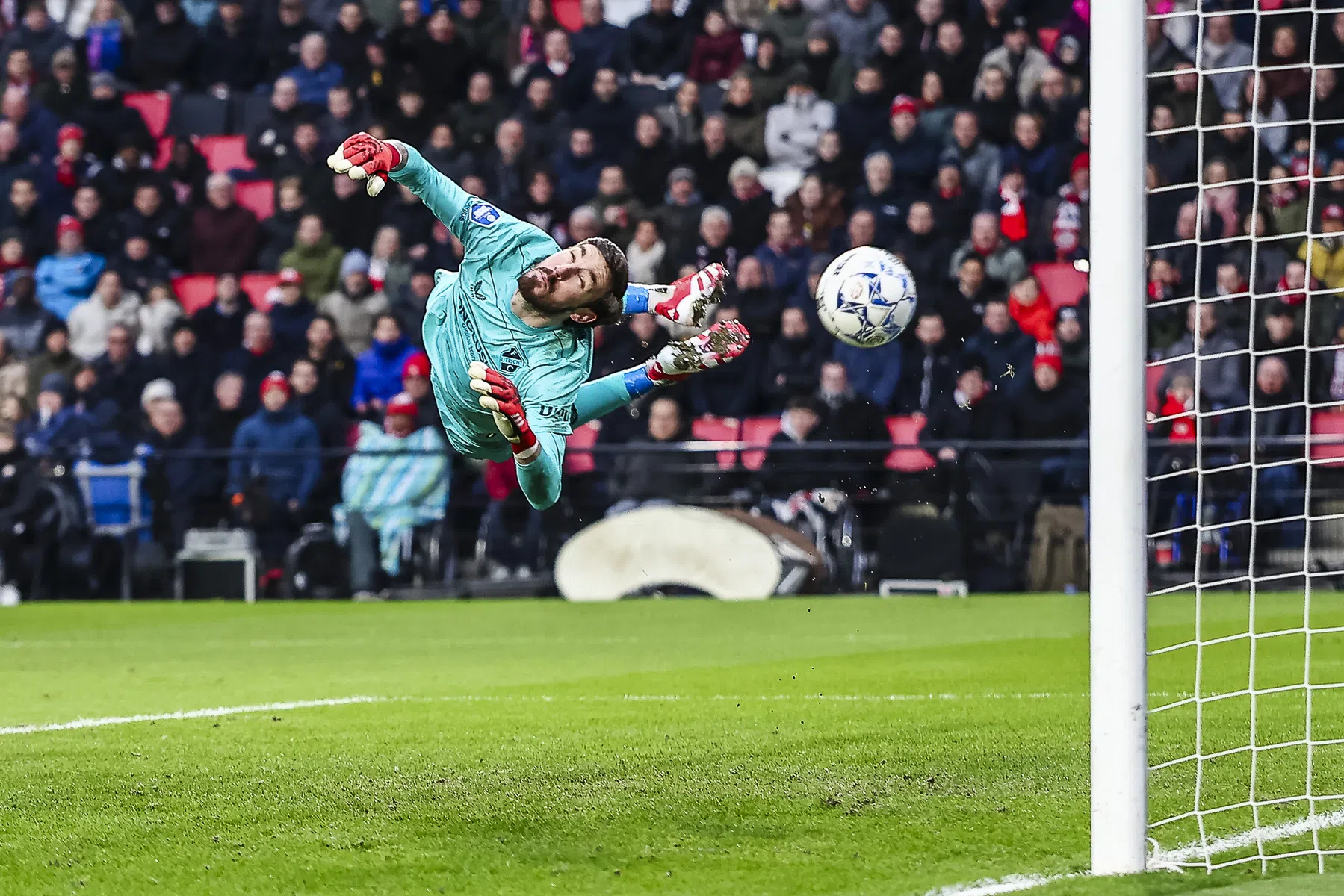 FC Utrecht (lees: Barkas) frustreert na Ajax en Feyenoord ook PSV in eigen huis