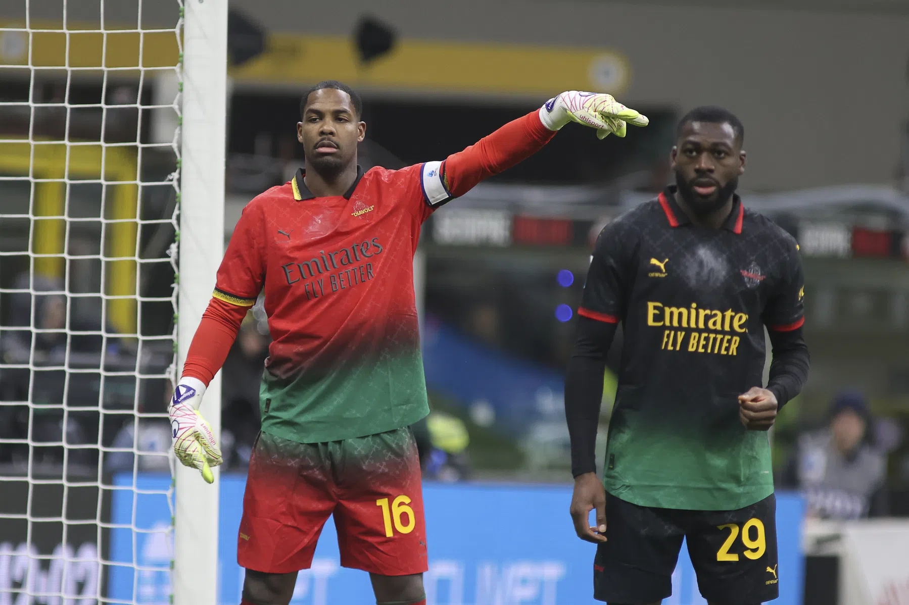 Schlemiel AC Milan wil zich oprichten: 'Meer lef tonen dan in Nederland'