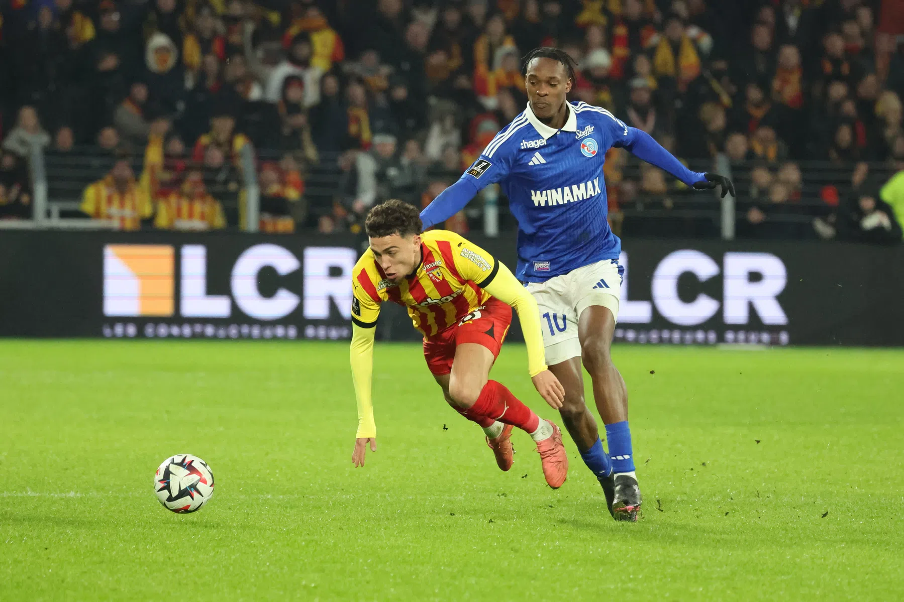 Sprintsensatie Emegha blijft in spoor Kluivert met tiende goal van seizoen