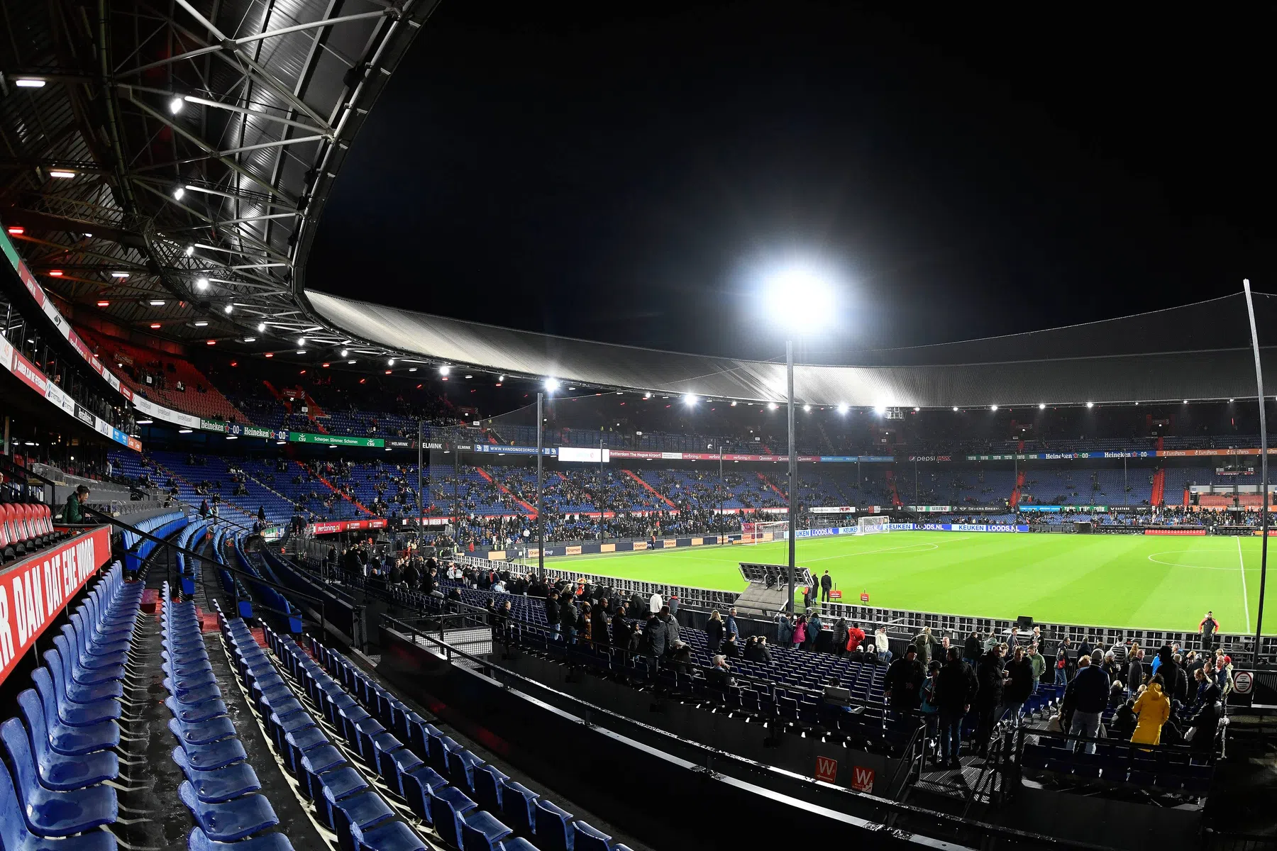Triomf in Milaan levert Feyenoord bonus van elf miljoen euro op