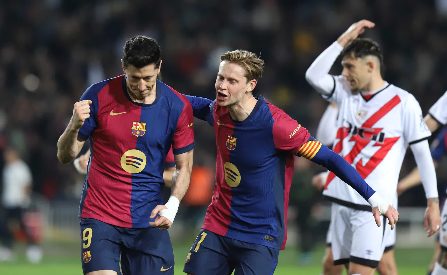 De Jong lijkt strijd met Casadó te winnen: 'Frenkie doet het erg goed'