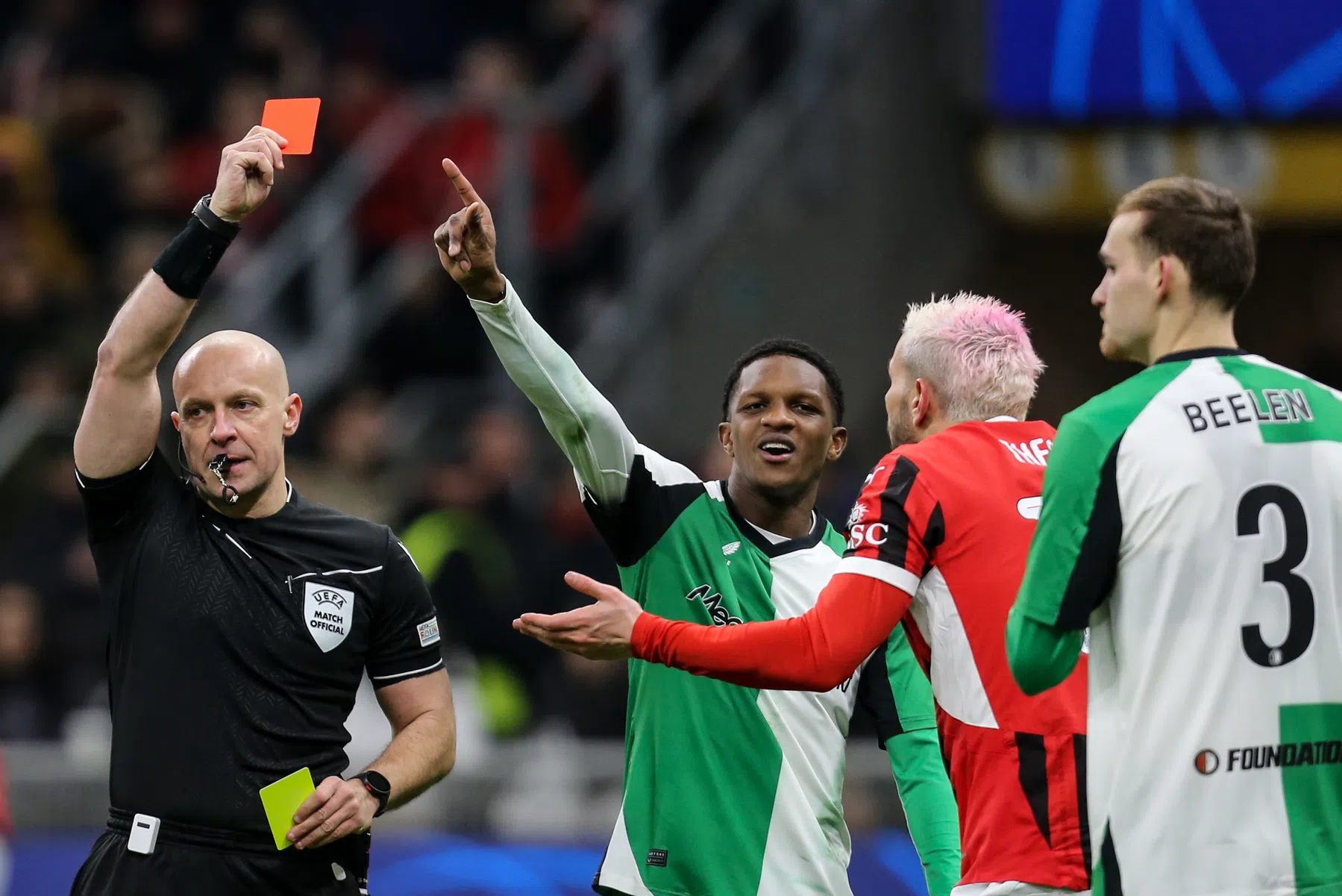 Italiaanse pers vindt zondebok voor uitschakeling Milan tegen Feyenoord