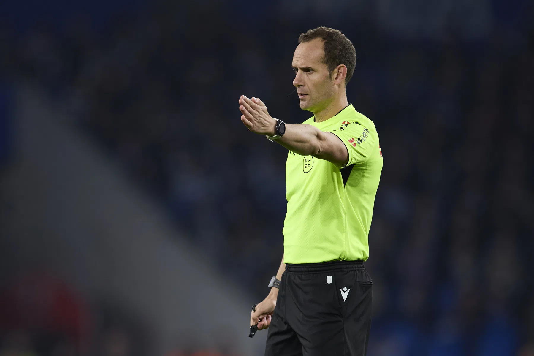 Veel kritiek na zege Barça: 'De VAR heeft La Liga op zijn kop gezet'