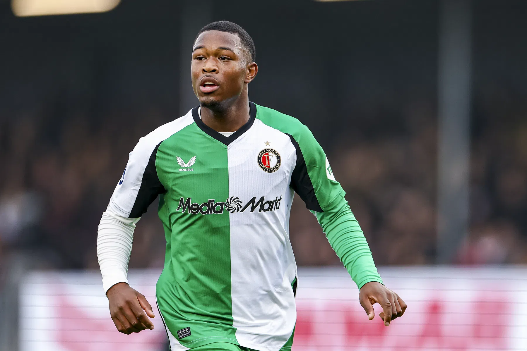 Opstelling Feyenoord: Redmond leidt de aanval in San Siro