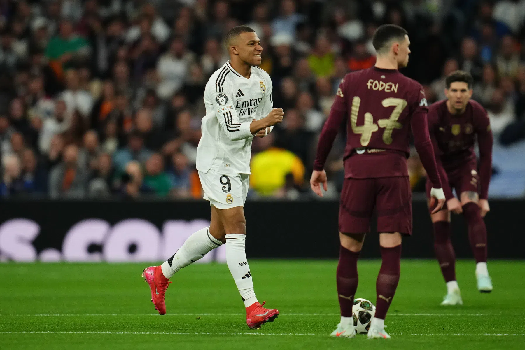 Hulpeloos Manchester City figureert bij Mbappé-show in Madrid