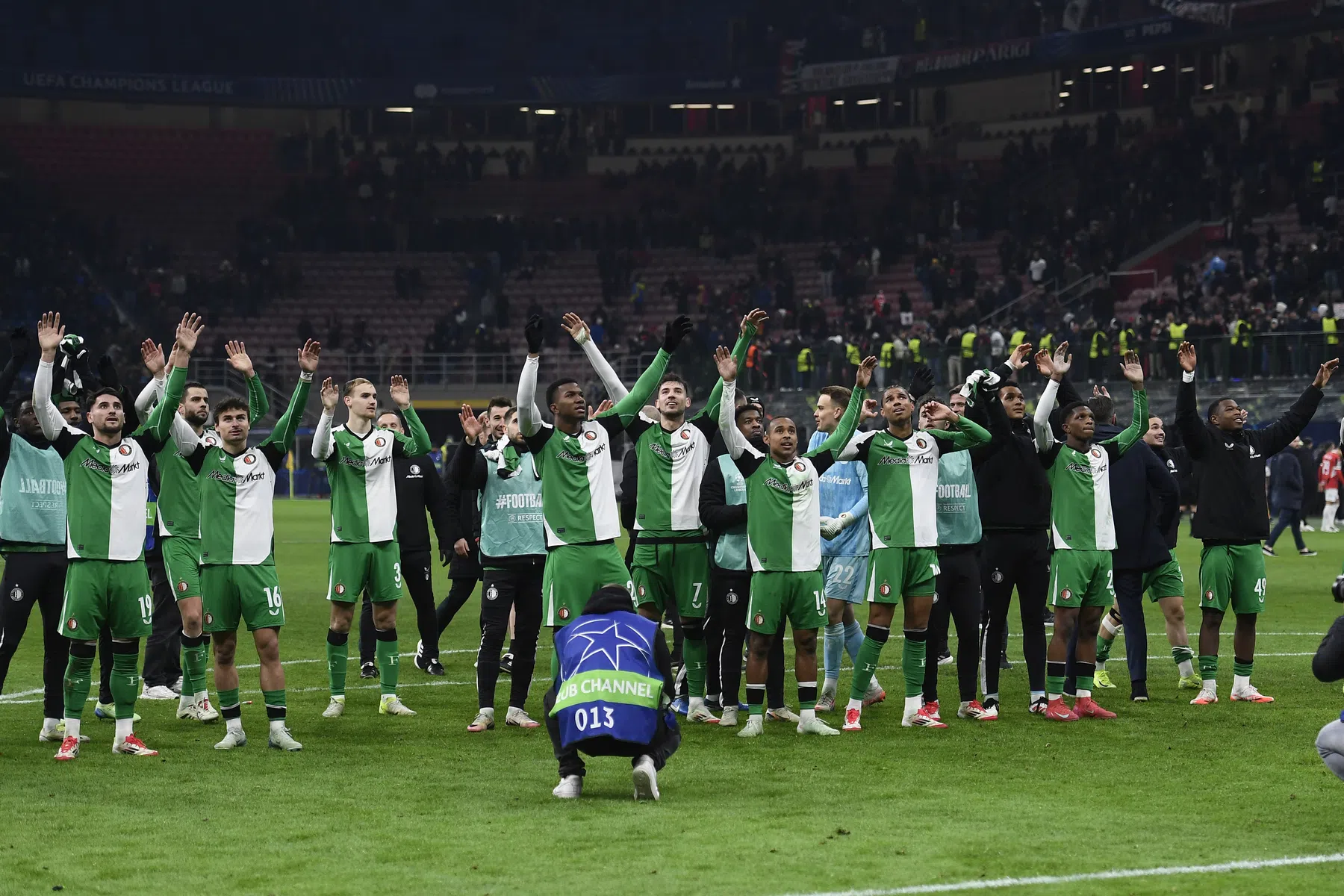 Bosschaart glimt na Feyenoord-stunt: 'Dit is een jongensdroom'