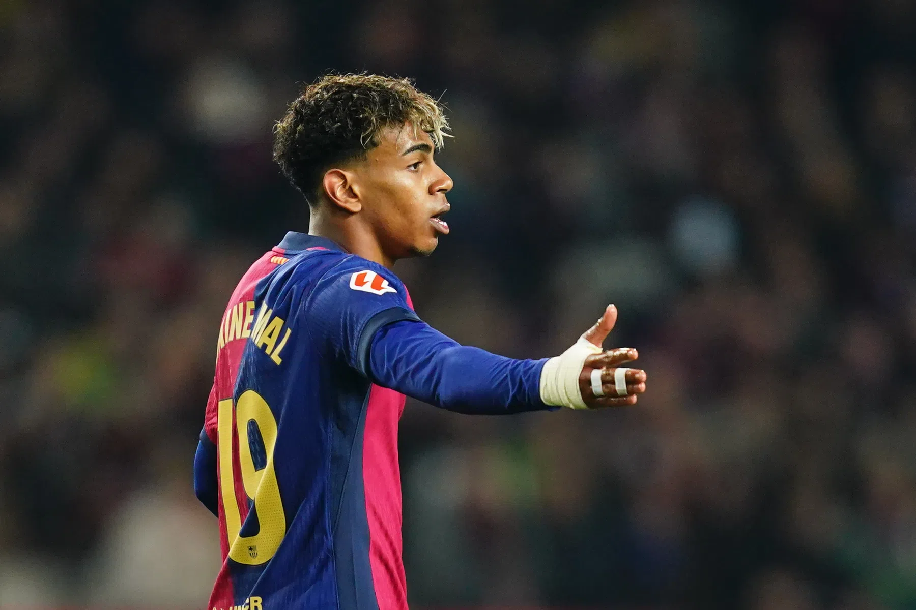 Yamal stelt topclubs teleur: 'Ondenkbaar dat ik naar een andere club ga'