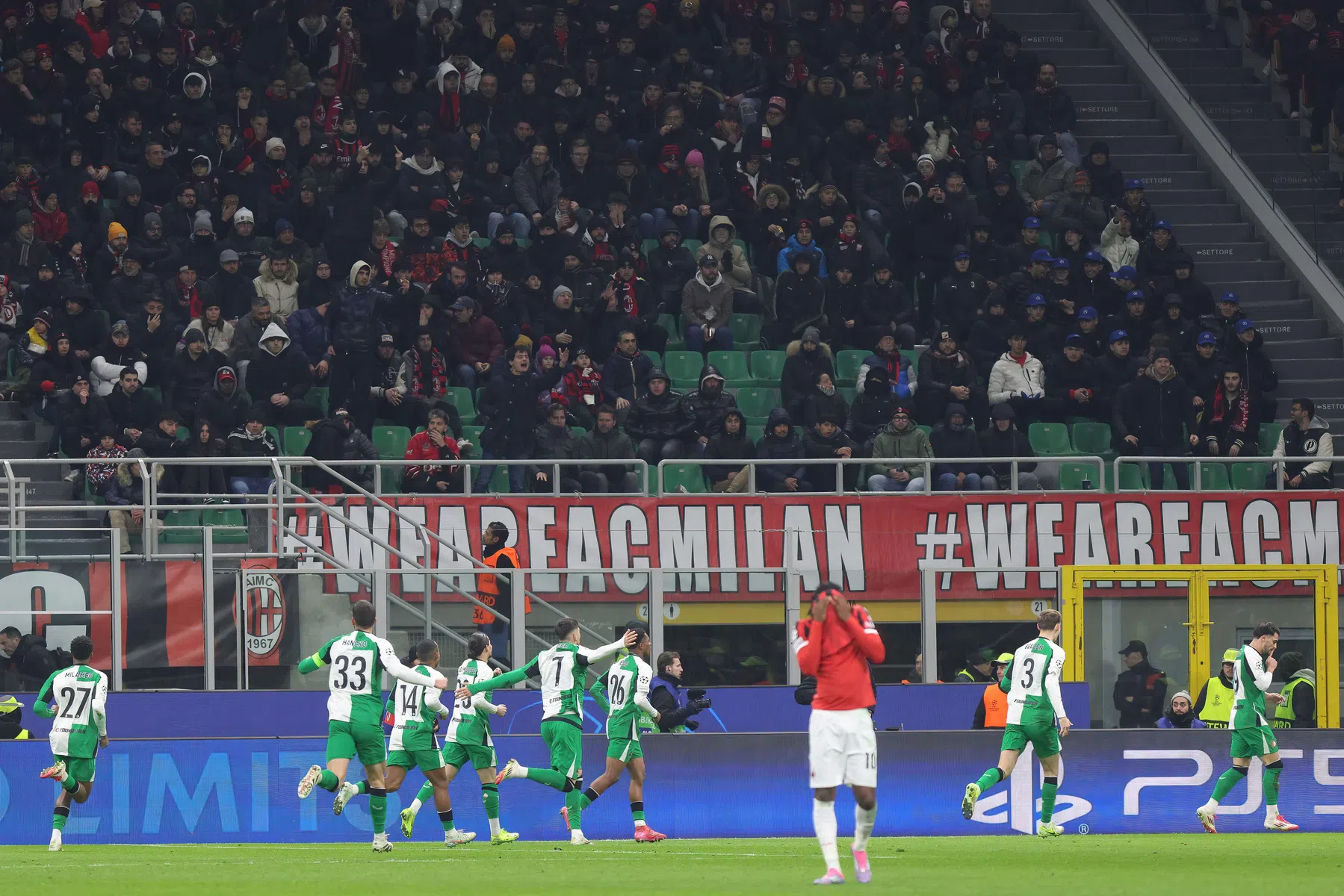 AC Milan snijdt zichzelf op twee manieren in de vingers tegen Feyenoord