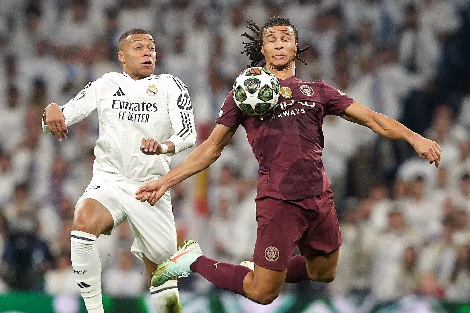 Aké onder indruk van 'niet af te stoppen' Mbappé