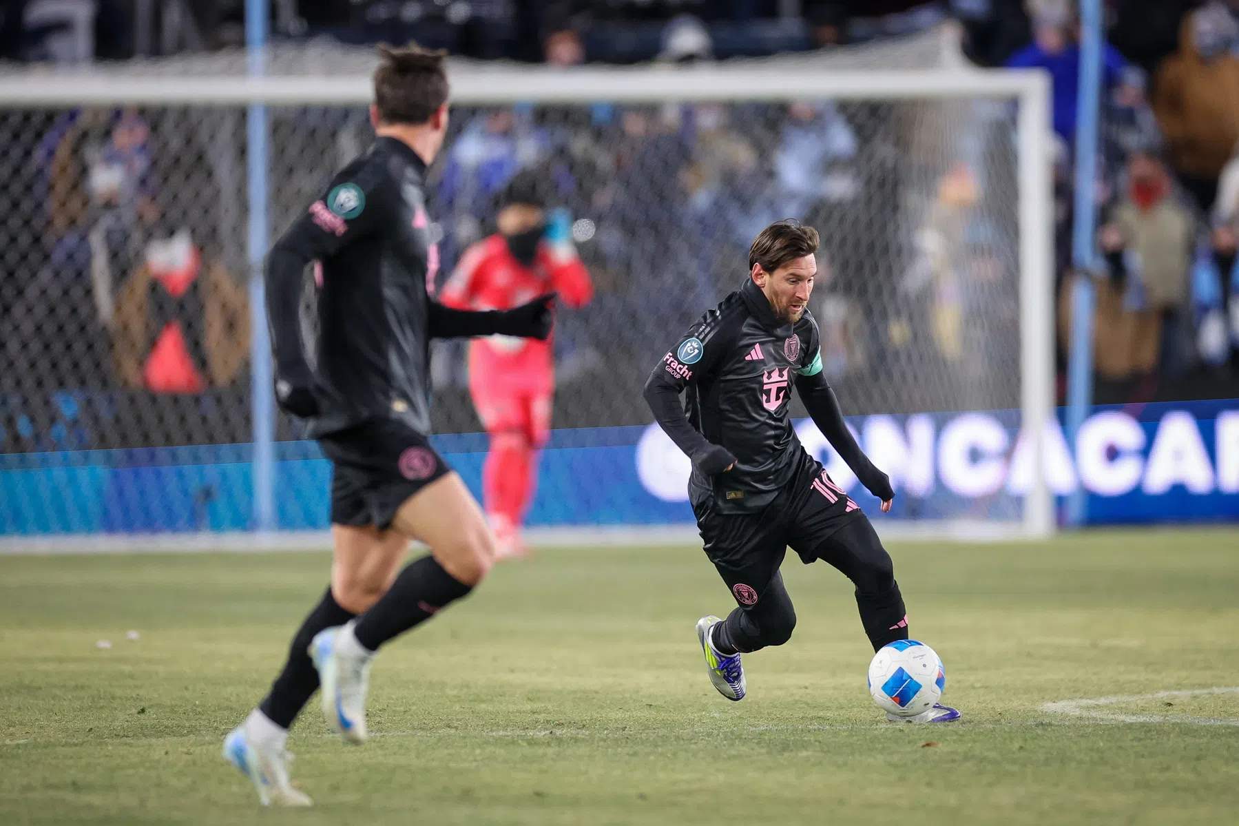 Messi staat er ook bij -13 graden en maakt eerste goal van het seizoen