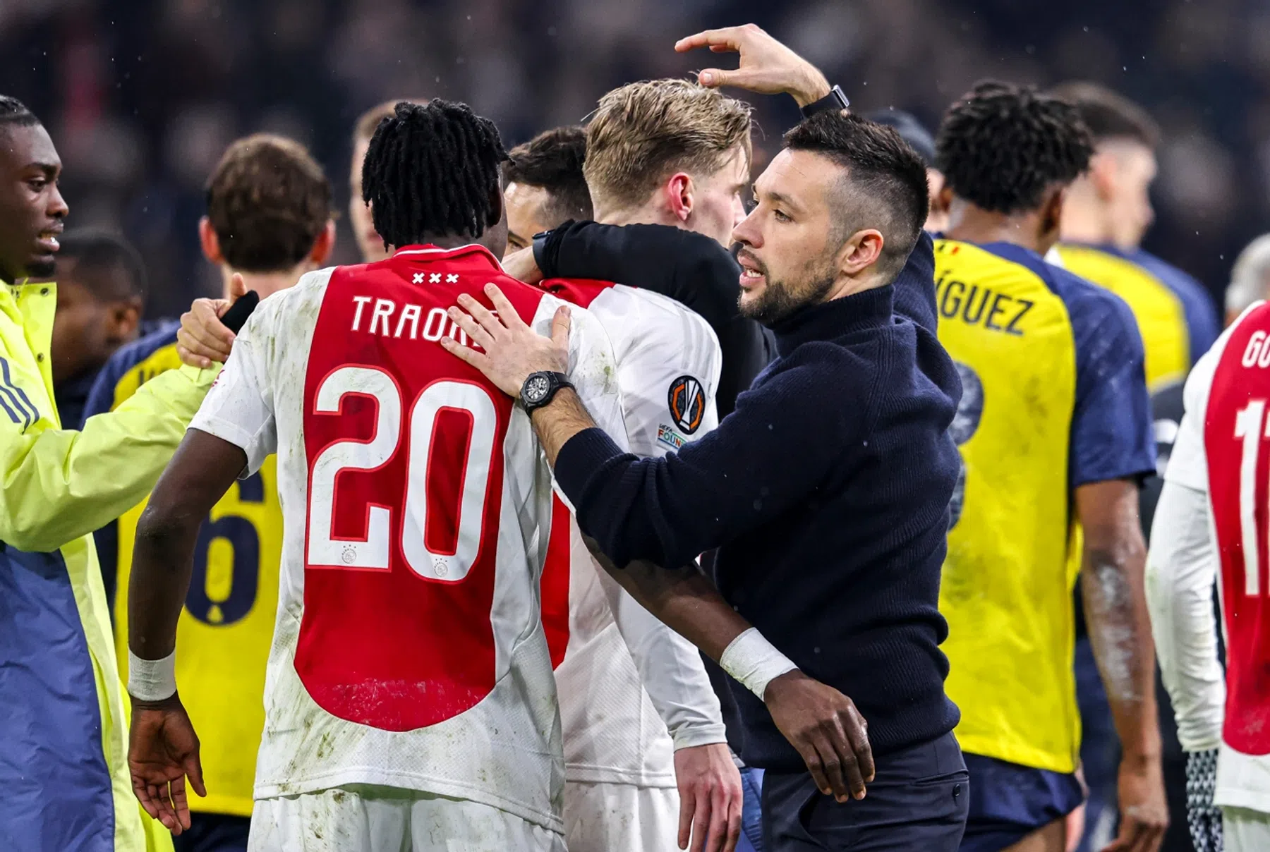 Farioli geniet van 'Ajax-warriors' en fans in Johan Cruijff Arena: 'Mamma mia'