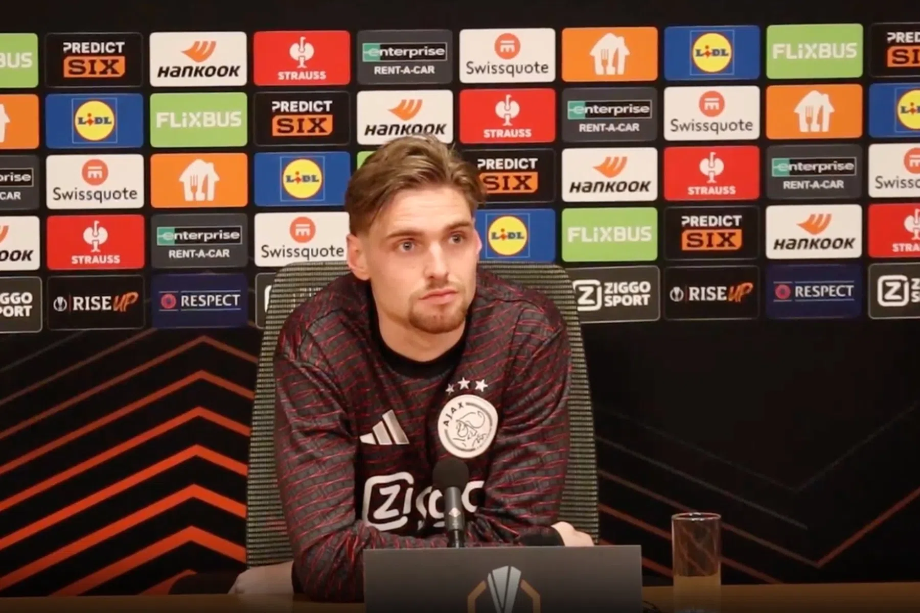 Taylor geniet en is trots op vechtersmentaliteit bij Ajax 