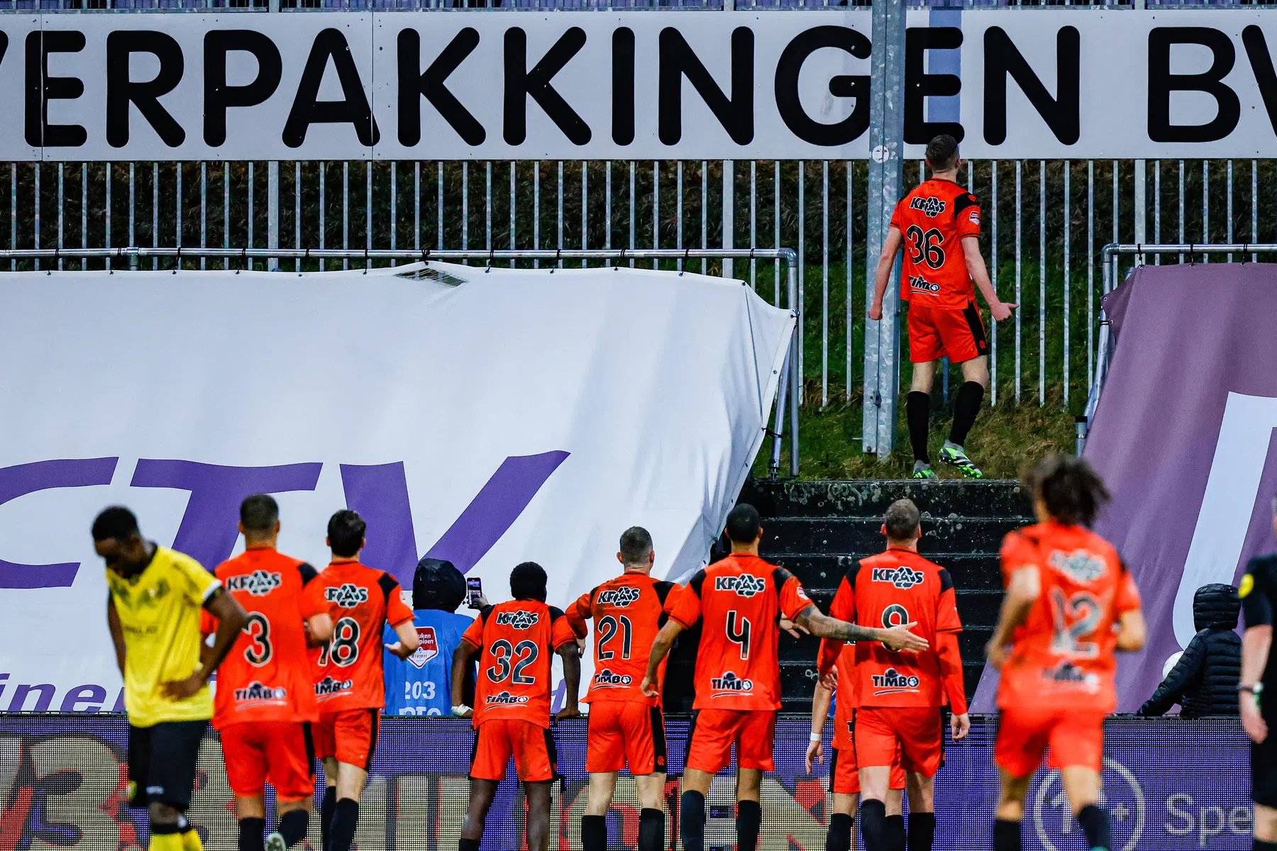 Volendam komt door verrukkelijk doelpunt met de schrik vrij in Venlo 