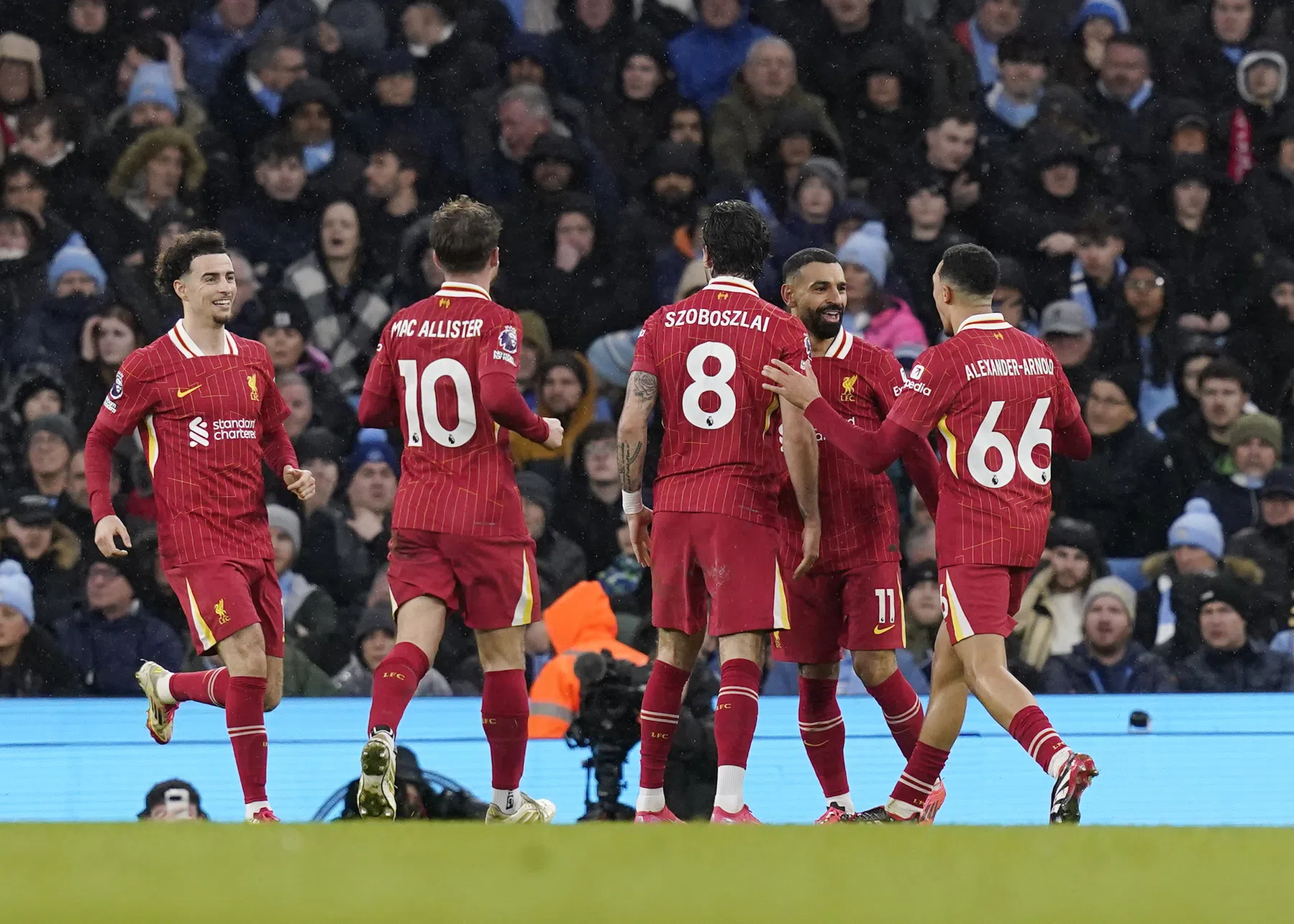 Titelkoorts stijgt voor Slot en Liverpool na eerste zege bij City in tien jaar