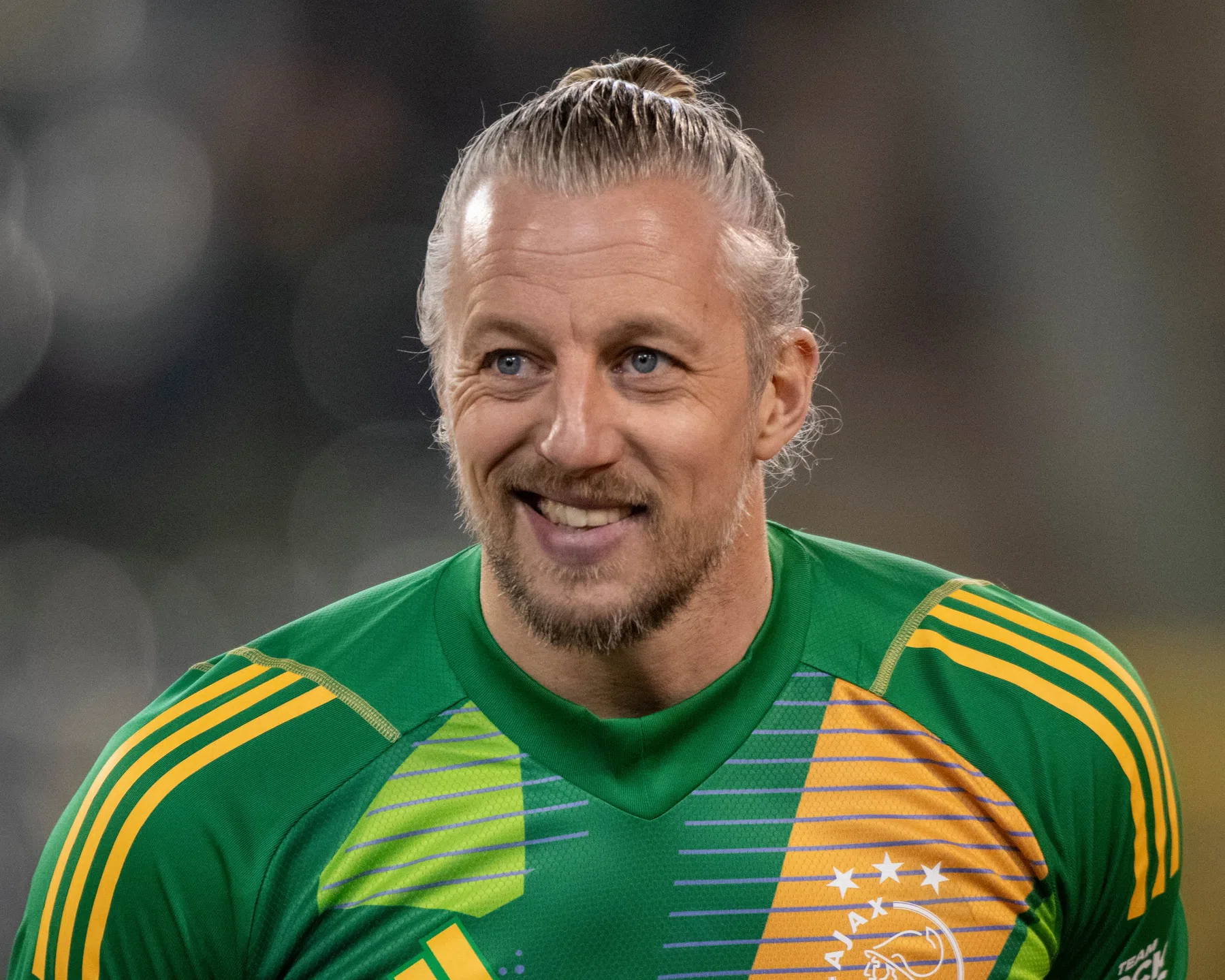 Farioli bespreekt absentie Pasveer en Sutalo tegen Eagles