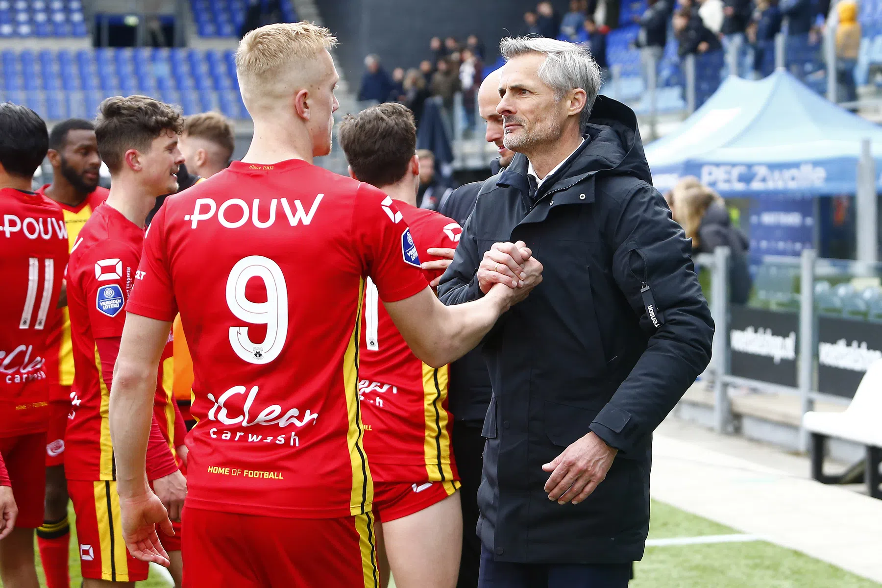 Lidberg doet oud-trainer Van Wonderen pijn met razendsnelle dubbelslag