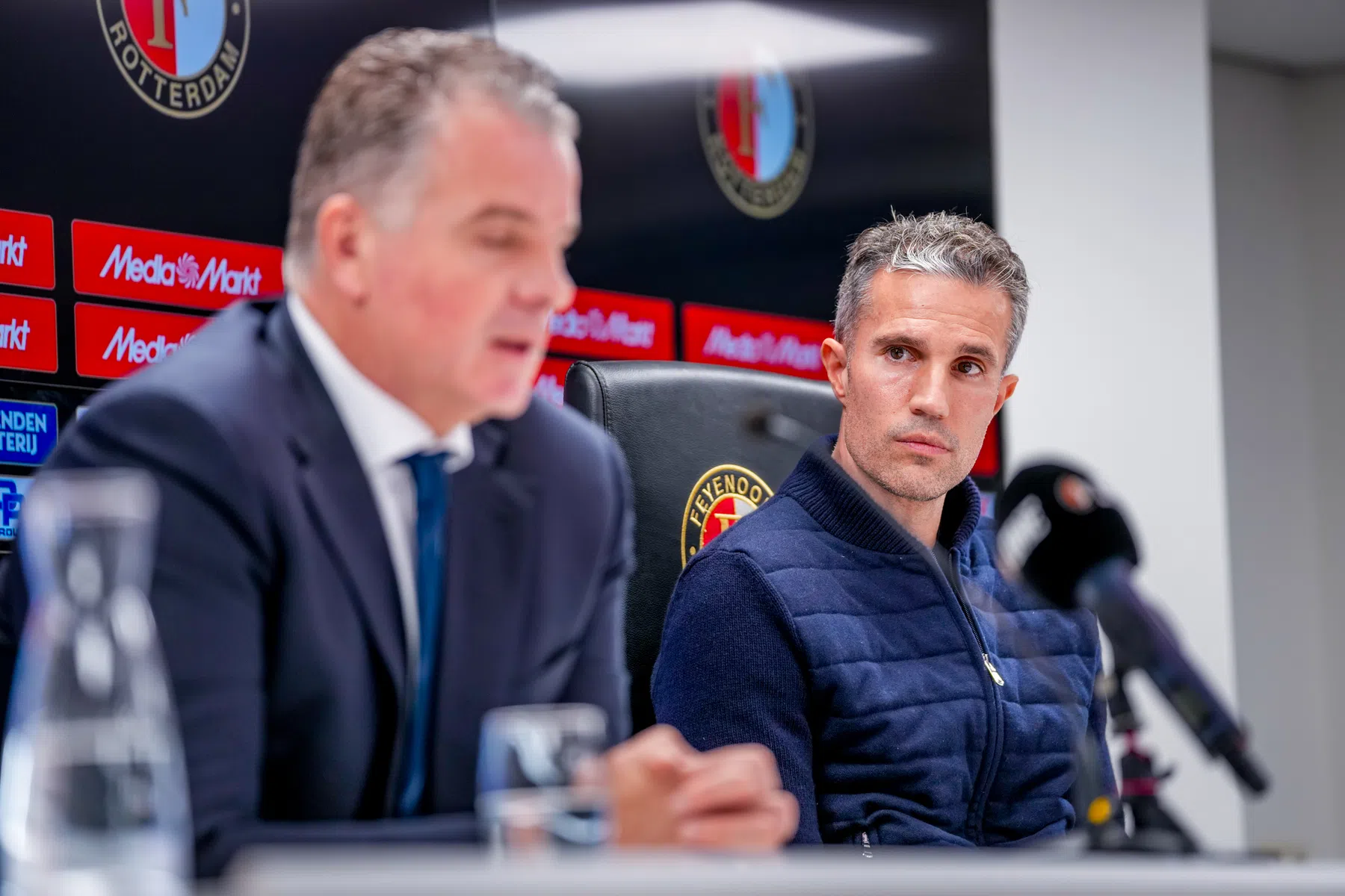 Van Persie over instapmoment: 'Transfers zijn qua timing eigenlijk nooit goed'