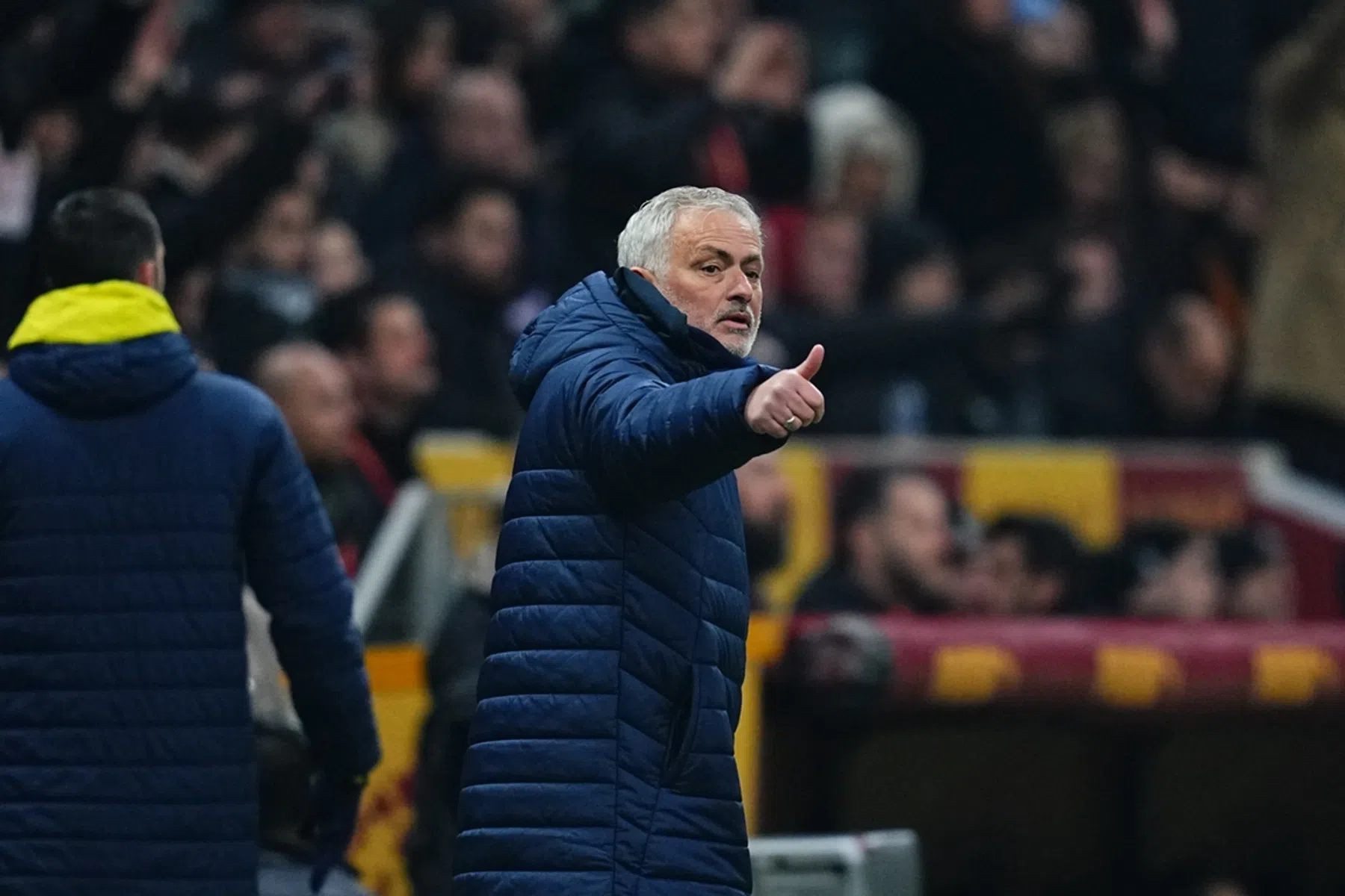 Mourinho haalt na derby uit naar bank Galatasaray en Turkse arbitrage