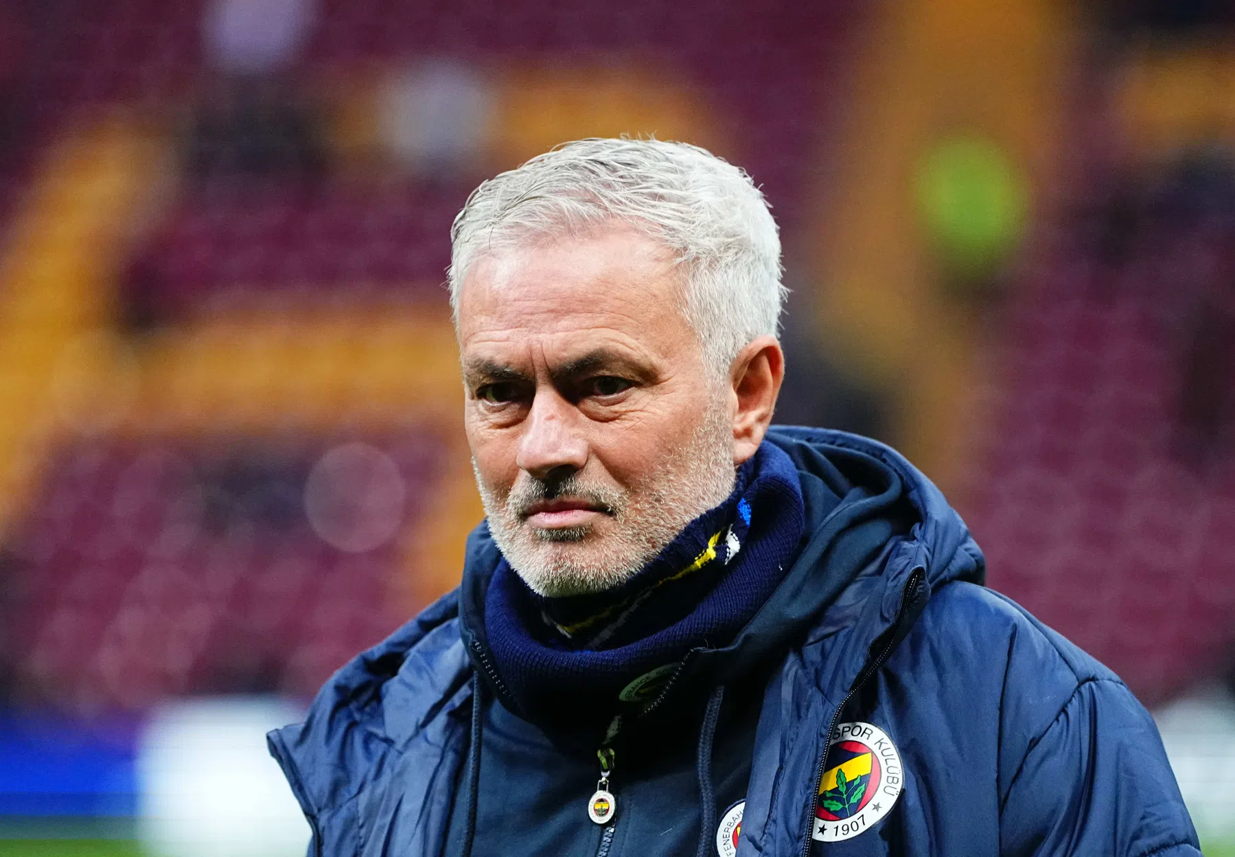 Fenerbahçe-president verdedigt Mourinho na vermeend racisme