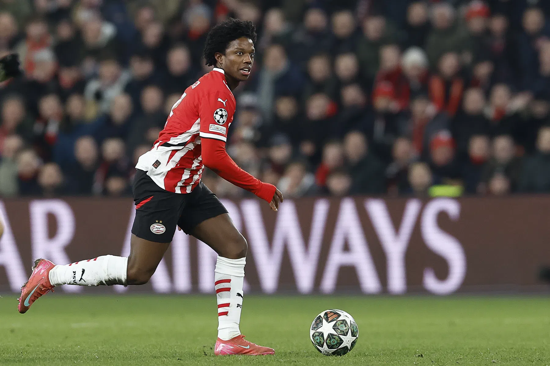 PSV mist Mauro Júnior tegen Go Ahead Eagles, basisplaats voor Malacia
