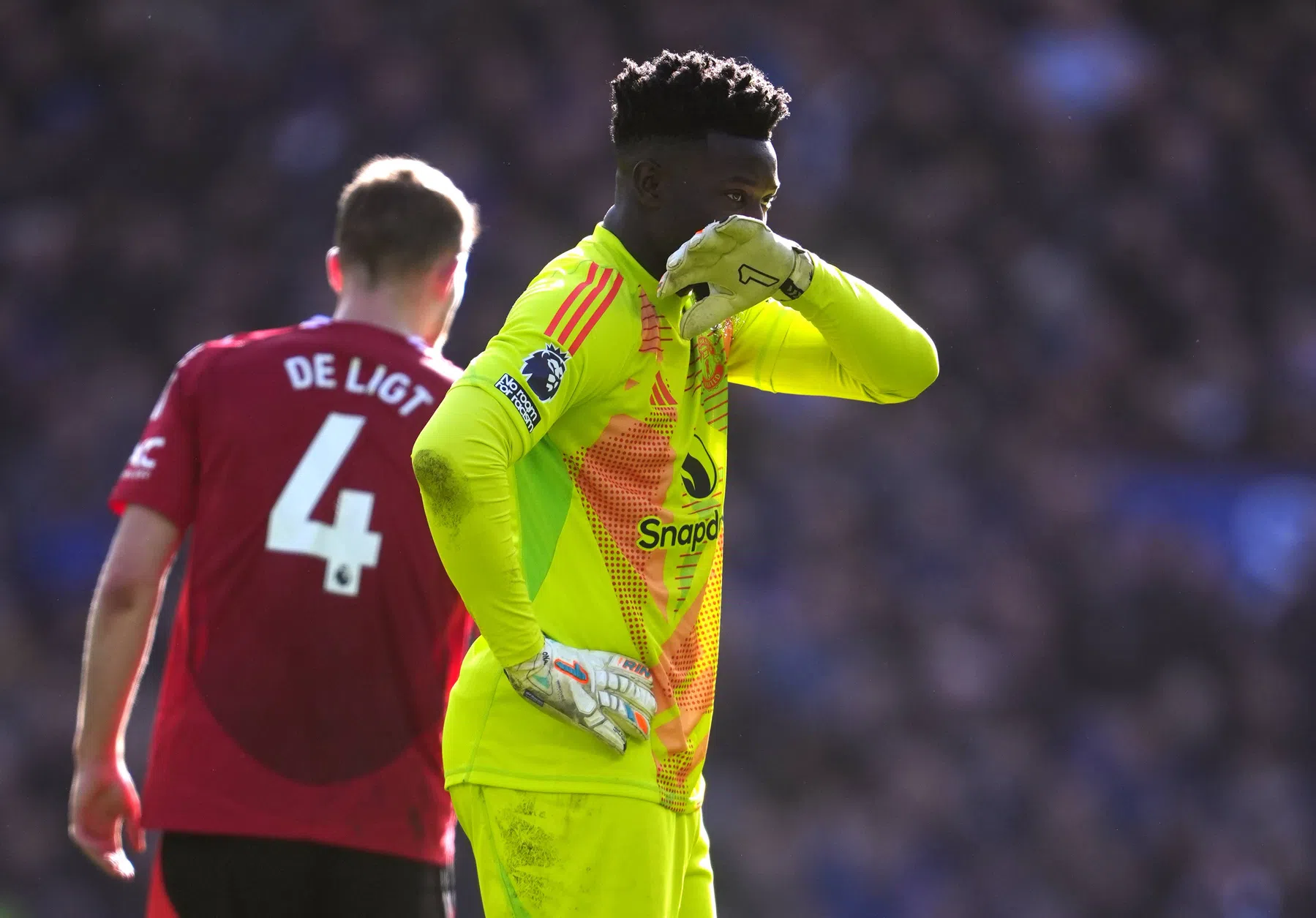 Dramatische start voor United na gestuntel Dorgu en Onana