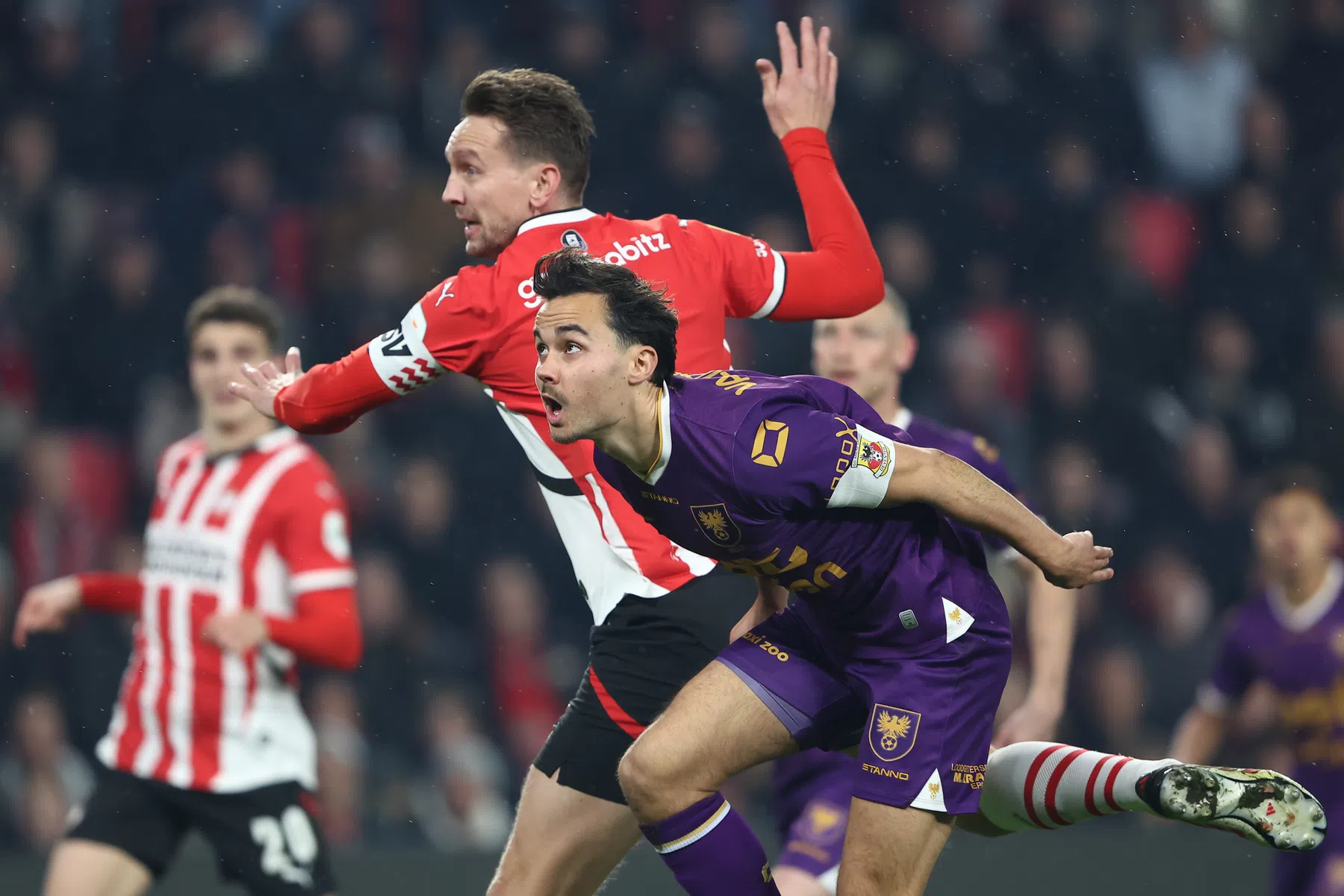 Bekeruitschakeling komt hard aan bij PSV: 'Ik vind het heel moeilijk verklaarbaar'