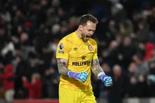 Thumbnail for article: Mark Flekken krijgt complimenten en voert Premier League-ranglijst aan