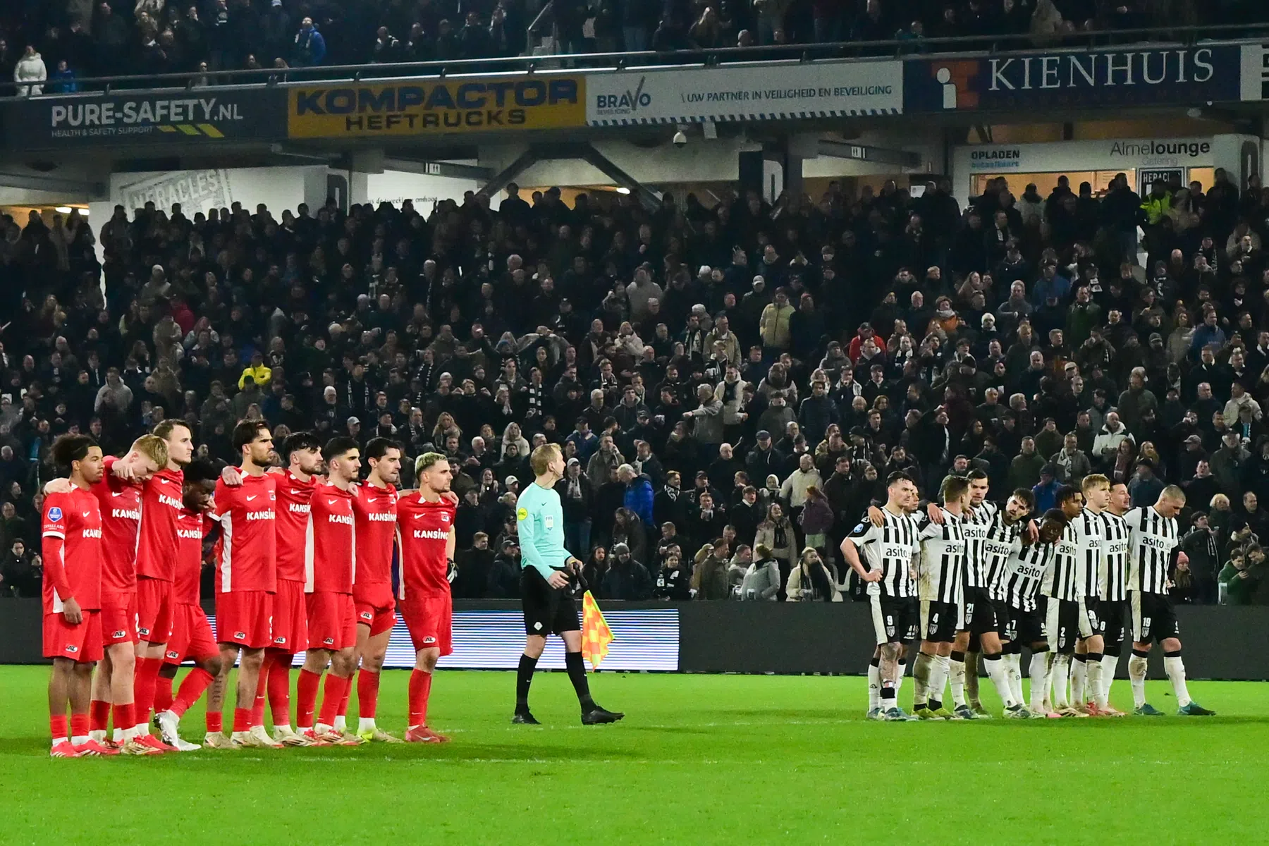 Heracles Almelo - AZ op Rapport: keepers blinken aan beide kanten uit