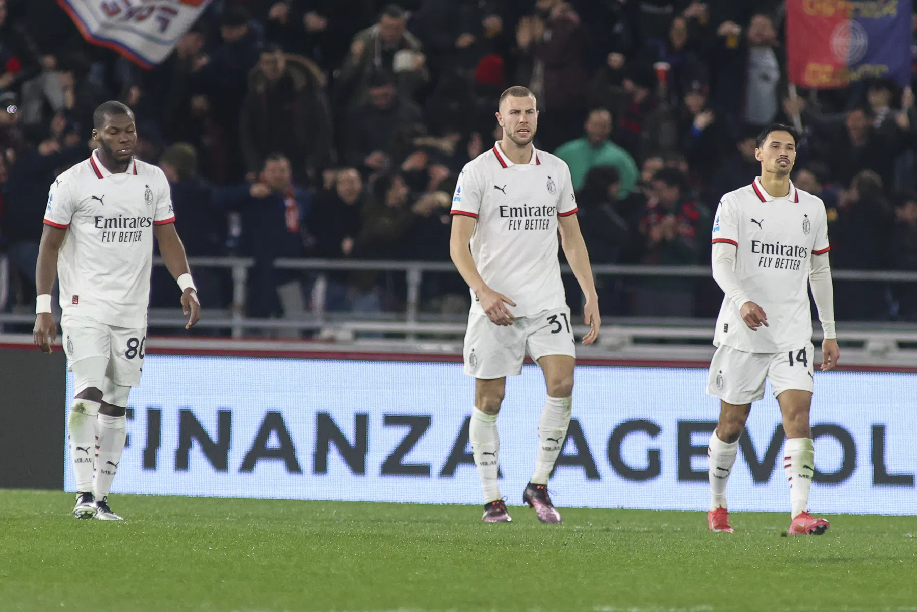 AC Milan is het helemaal kwijt en verliest ondanks assist Gimenez weer