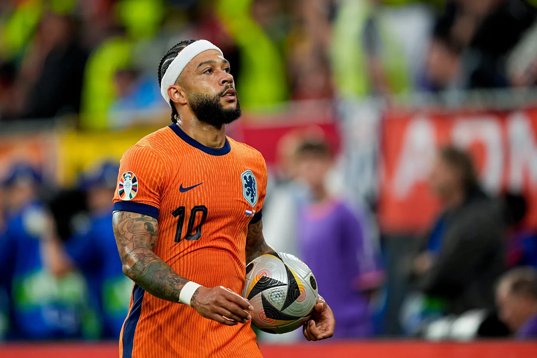 Memphis keert na onderonsje met Koeman terug in voorselectie Oranje