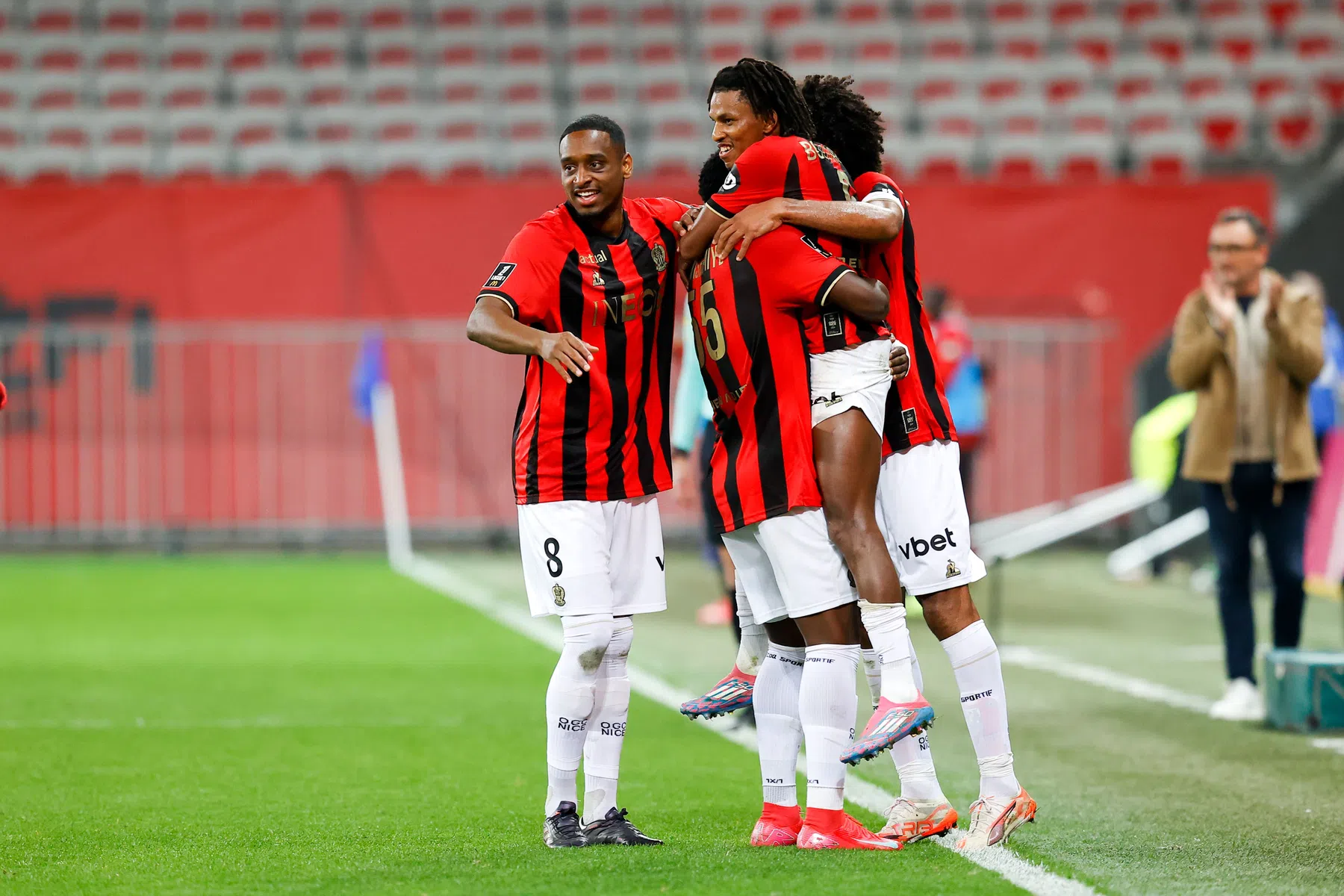 Trefzekere Rosario helpt OGC Nice op weg naar vierde zege op rij