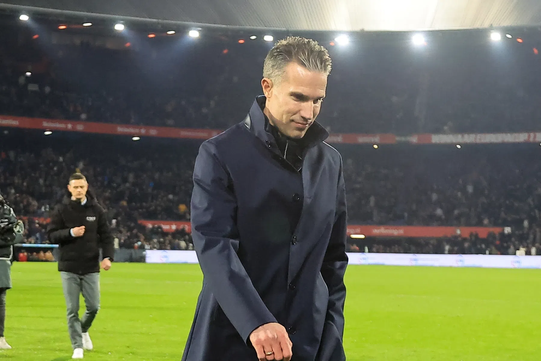 Valse start Van Persie in De Kuip: Feyenoord stelt teleur tegen NEC