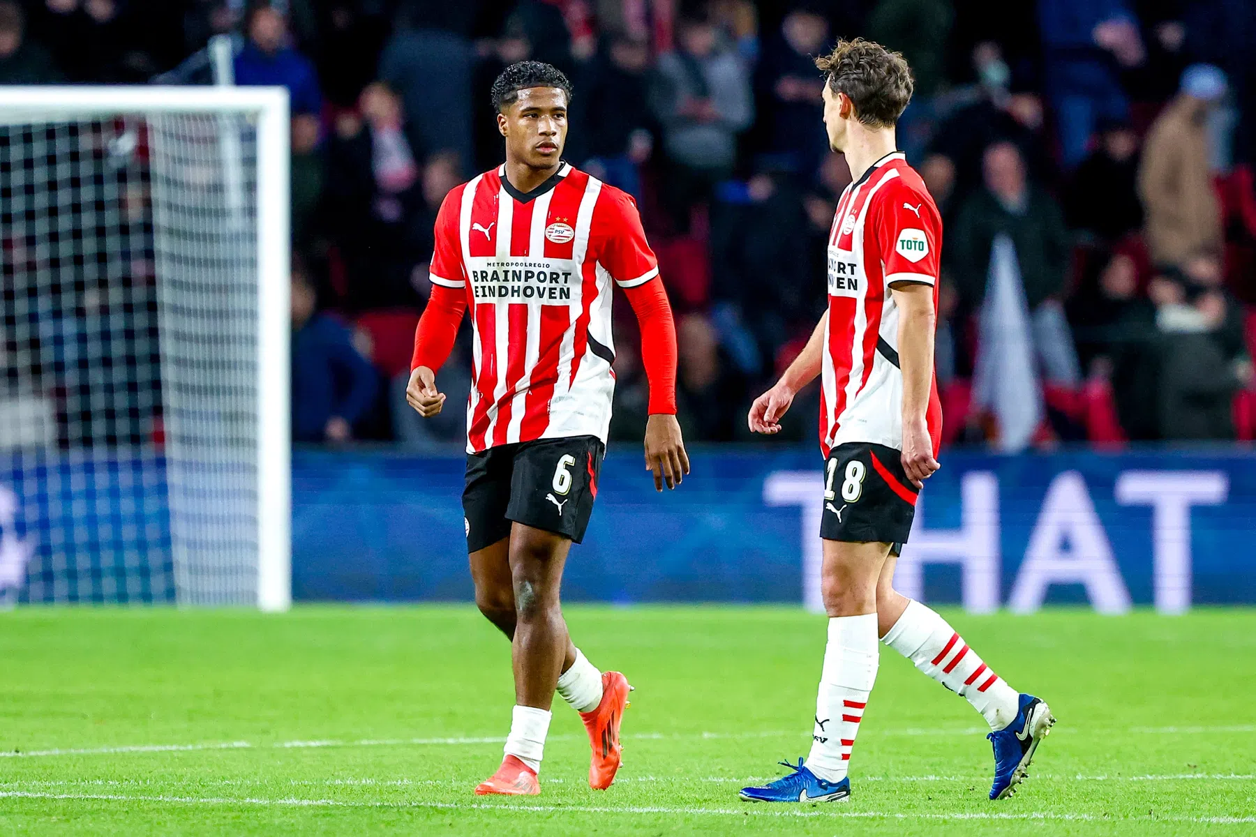 Forse kritiek op centrum van PSV: 'Het zijn heel matige verdedigers'
