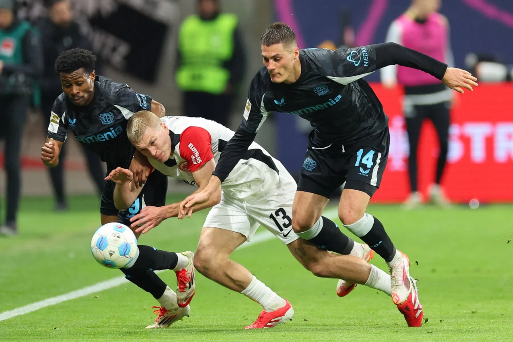 Eintracht incasseert harde tik in aanloop naar duel met Ajax