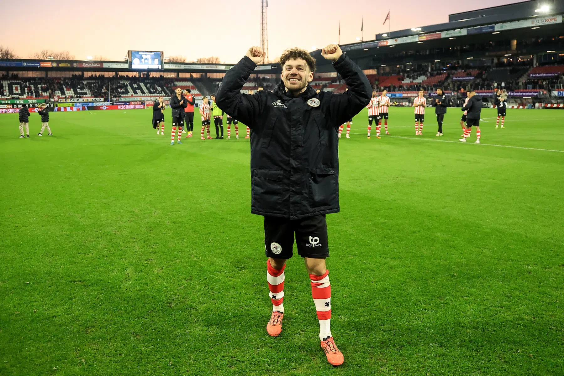 Feestvarken Van Bergen helpt Sparta aan eerste opsteker in allesbepalende weken