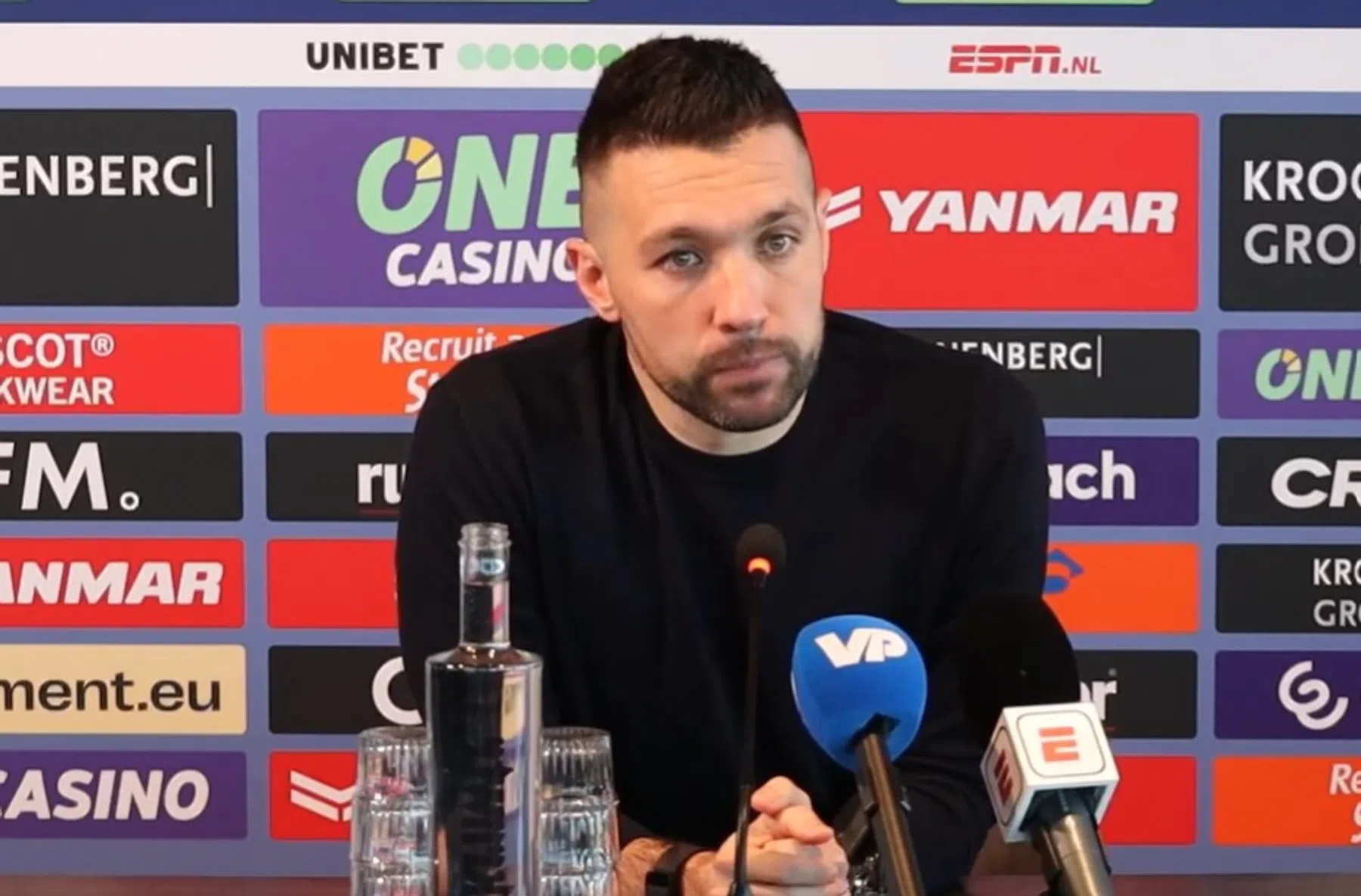 Geblesseerde Weghorst van waarde voor Ajax: 'Hij gaf een geweldige speech'