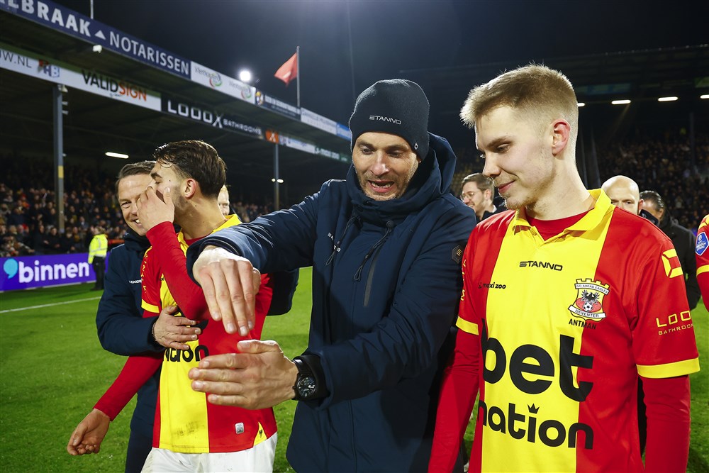 Complimenten voor Simonis: 'Voor een beginnend trainer is hij atypisch goed'