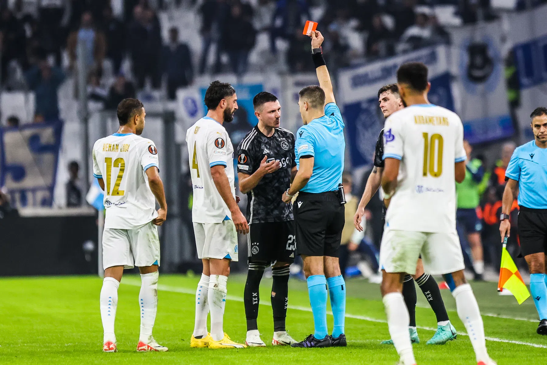 Ajax krijgt oude bekende van Berghuis als arbiter, Sloveen voor AZ