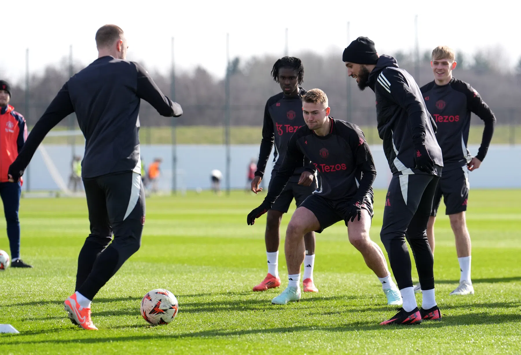 Man Utd met slechts vijftien veldspelers naar belangrijk Europees duel