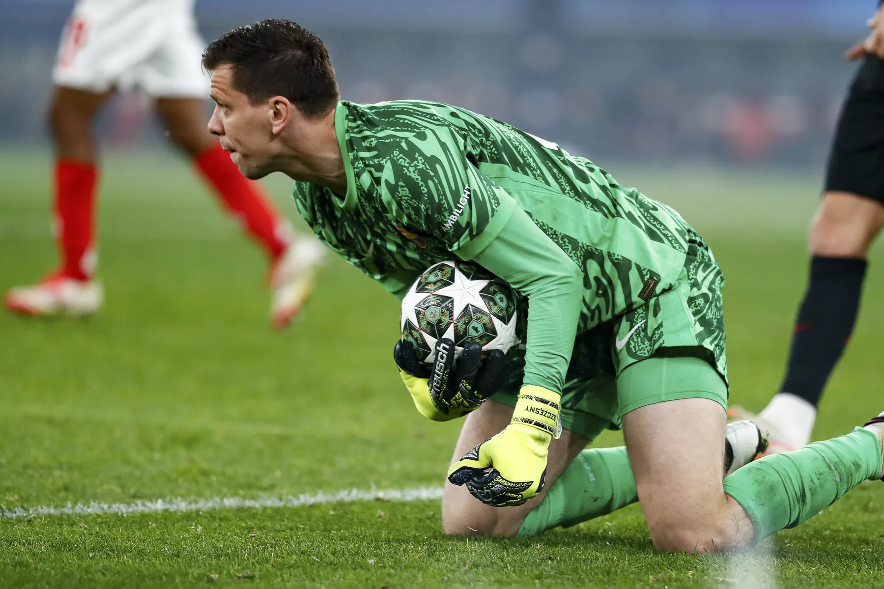 Barça kan ook lijden dankzij 'Sint Szczesny, de verlosser die het licht bracht'