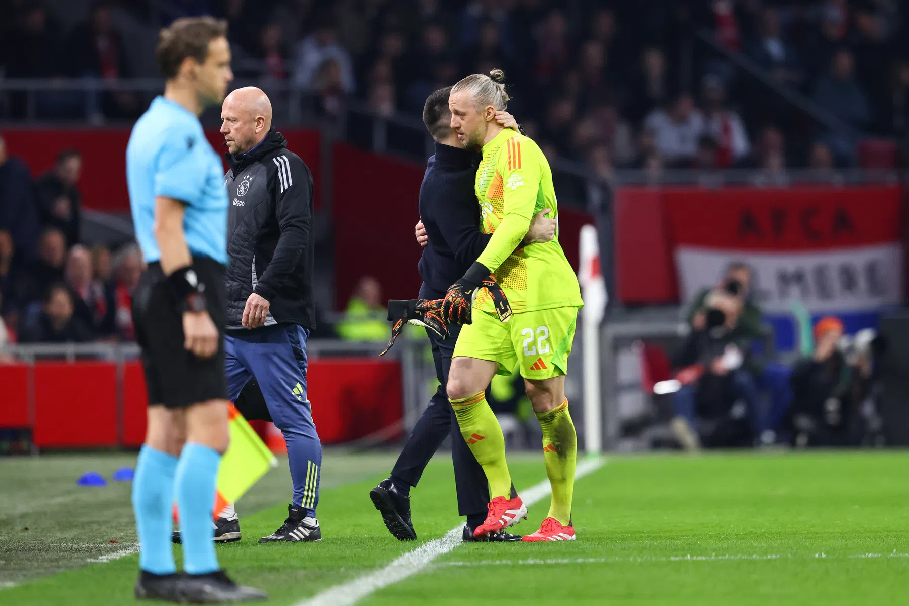 Farioli vreest voor Pasveer: 'Ziet er niet goed uit'