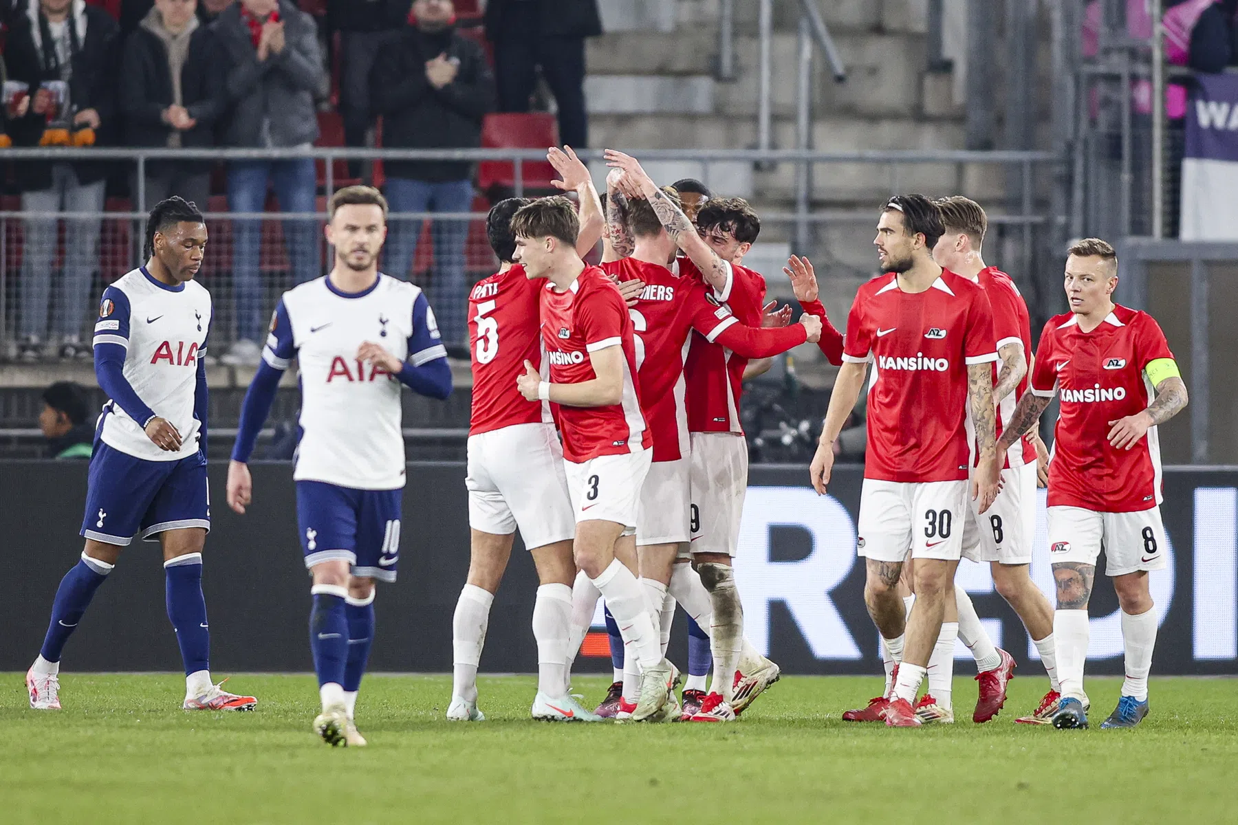 AZ blijft verbazen in Europa en verslaat ook Tottenham Hotspur