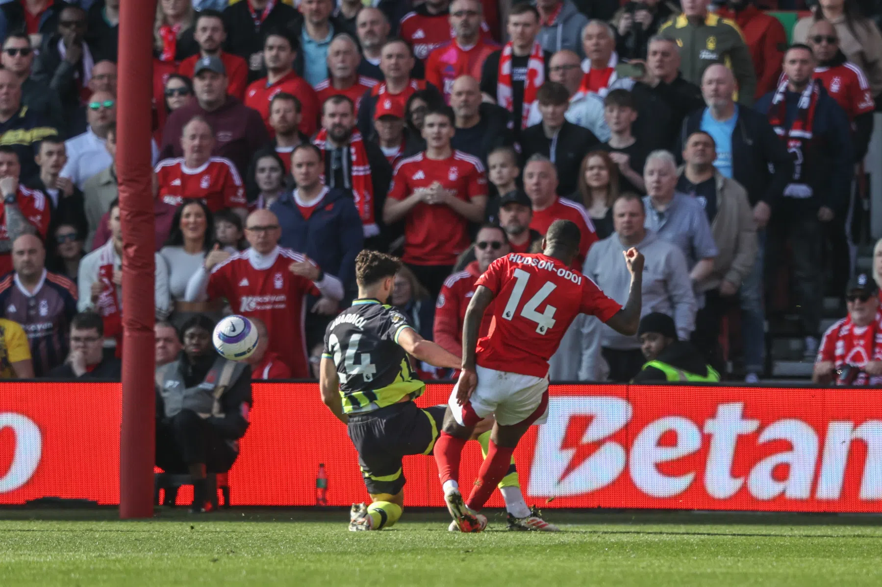 Forest zet tegen Man City flinke stap naar Champions League-ticket