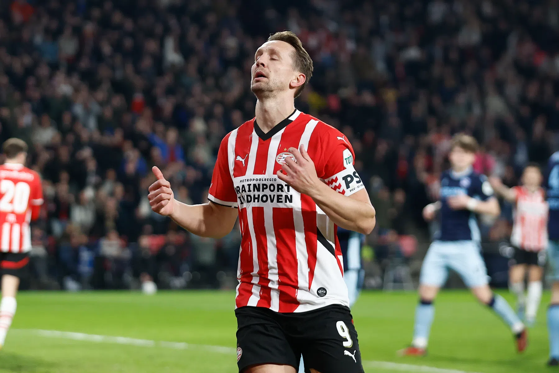 De Jong ziet PSV weer winnen: 'Goede gesprekken met elkaar gevoerd'