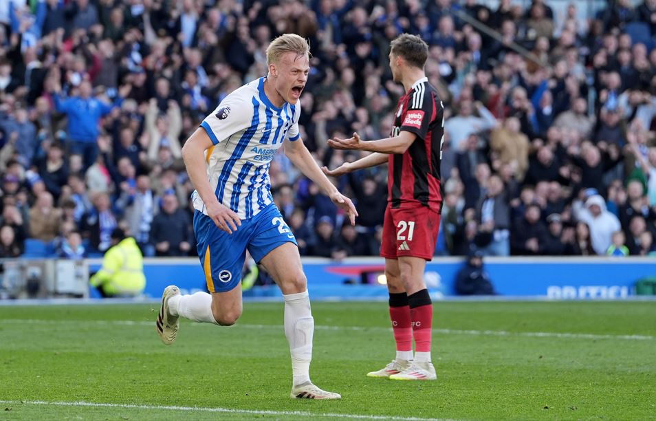 Brighton doet mee voor CL-tickets na late zege en eerste goal Van Hecke