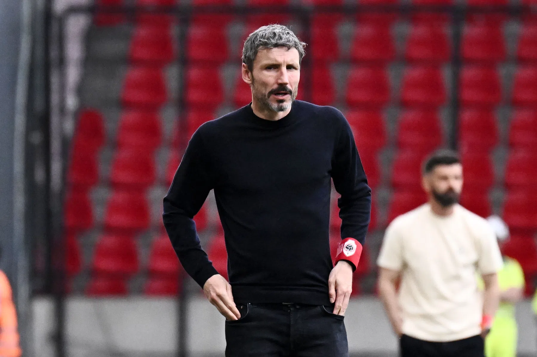 Stap naar NEC wordt Van Bommel stevig afgeraden: 'Wat heb je daar te winnen?'