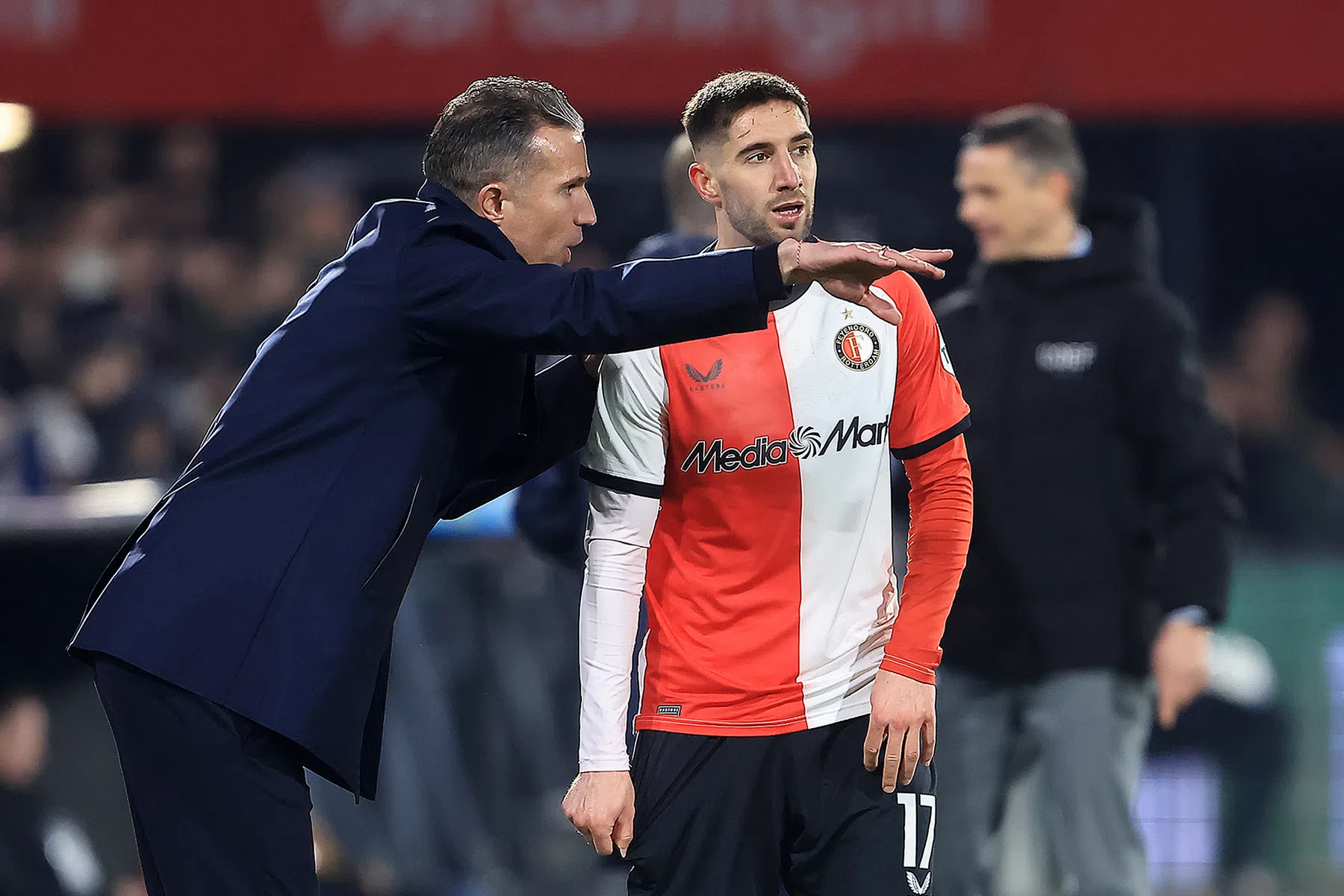 Van Persie spreekt lovend over Ivanusec: 'De voorwaarden heeft hij zeker'